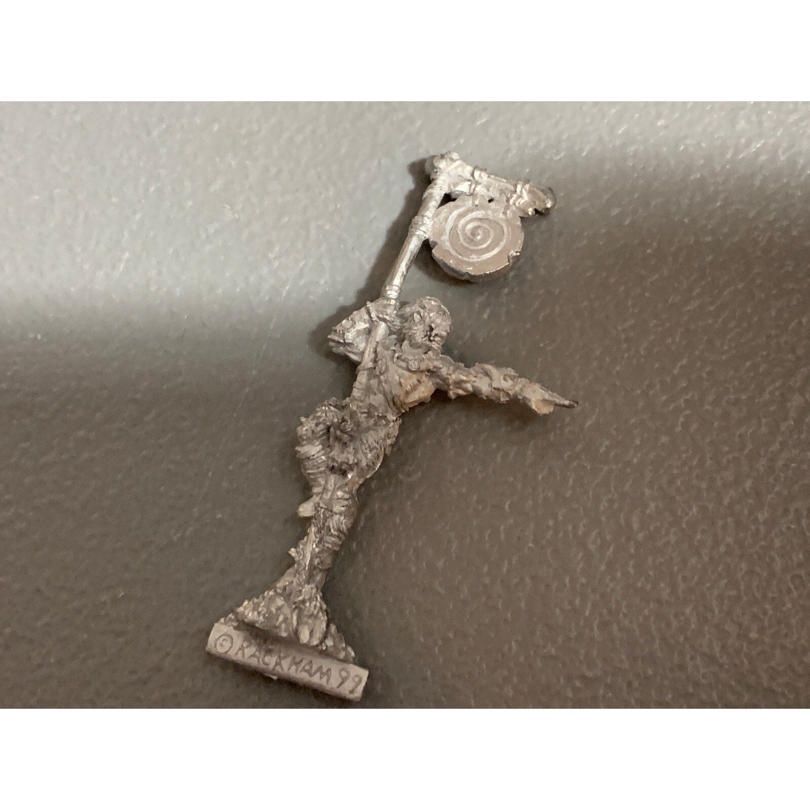 A10460 RACKHAM CONFRONTATION METAL OOP KELT STANDARD BEARER