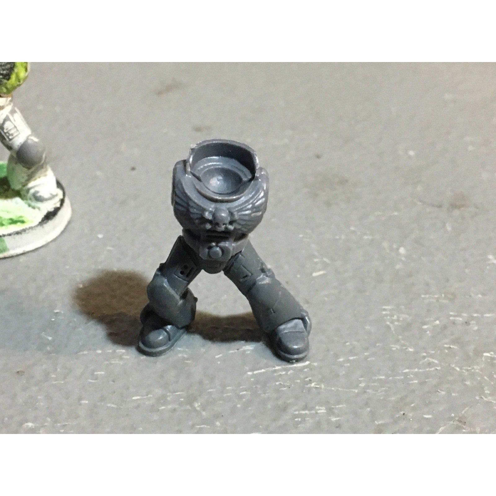 A24527 WARHAMMER 40K SPACE MARINES BITS LOT TORSOS LEGS ARMS GW