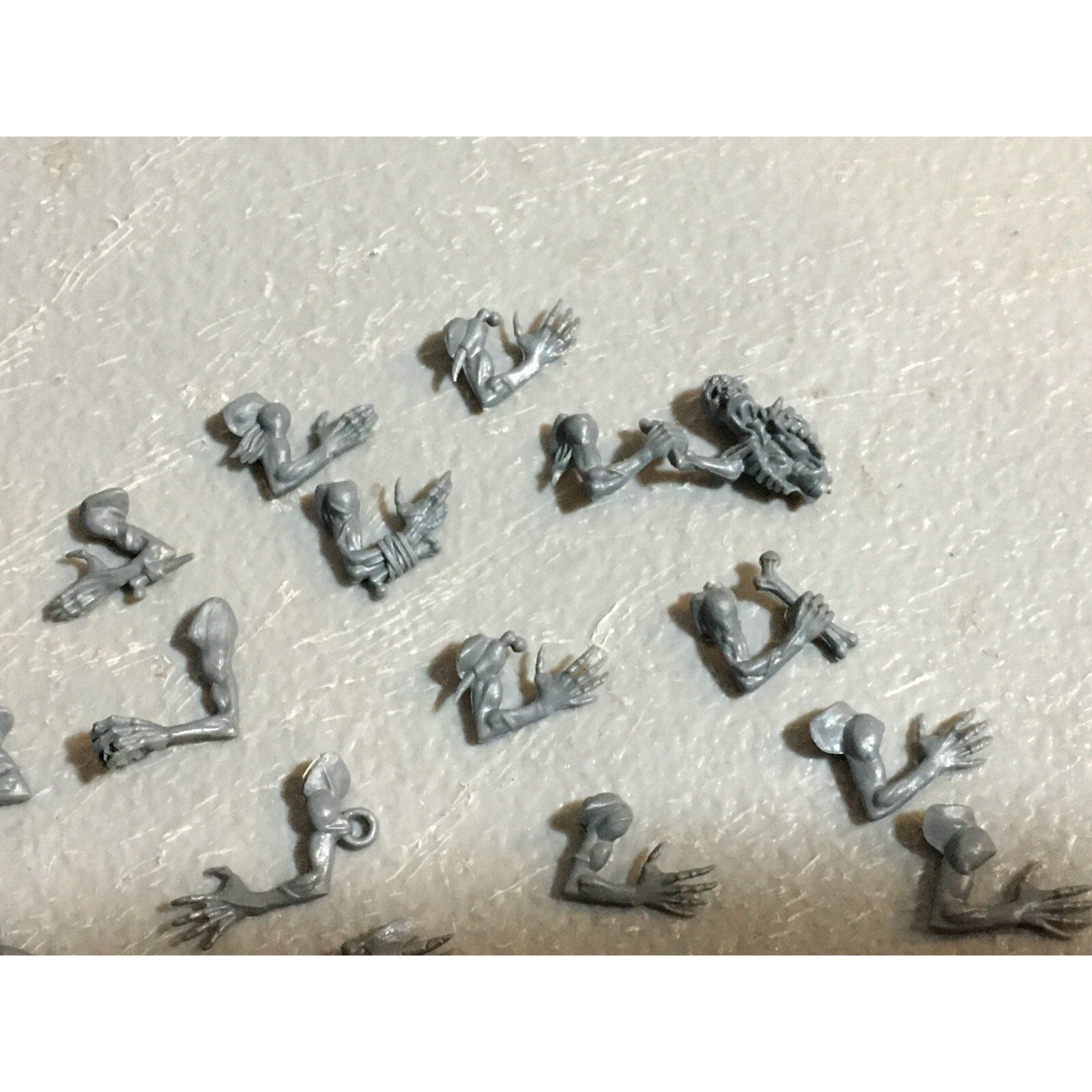 A23456 WARHAMMER FANTASY VAMPIRE COUNTS UNDEAD BITS LOT GHOUL ARMS GW