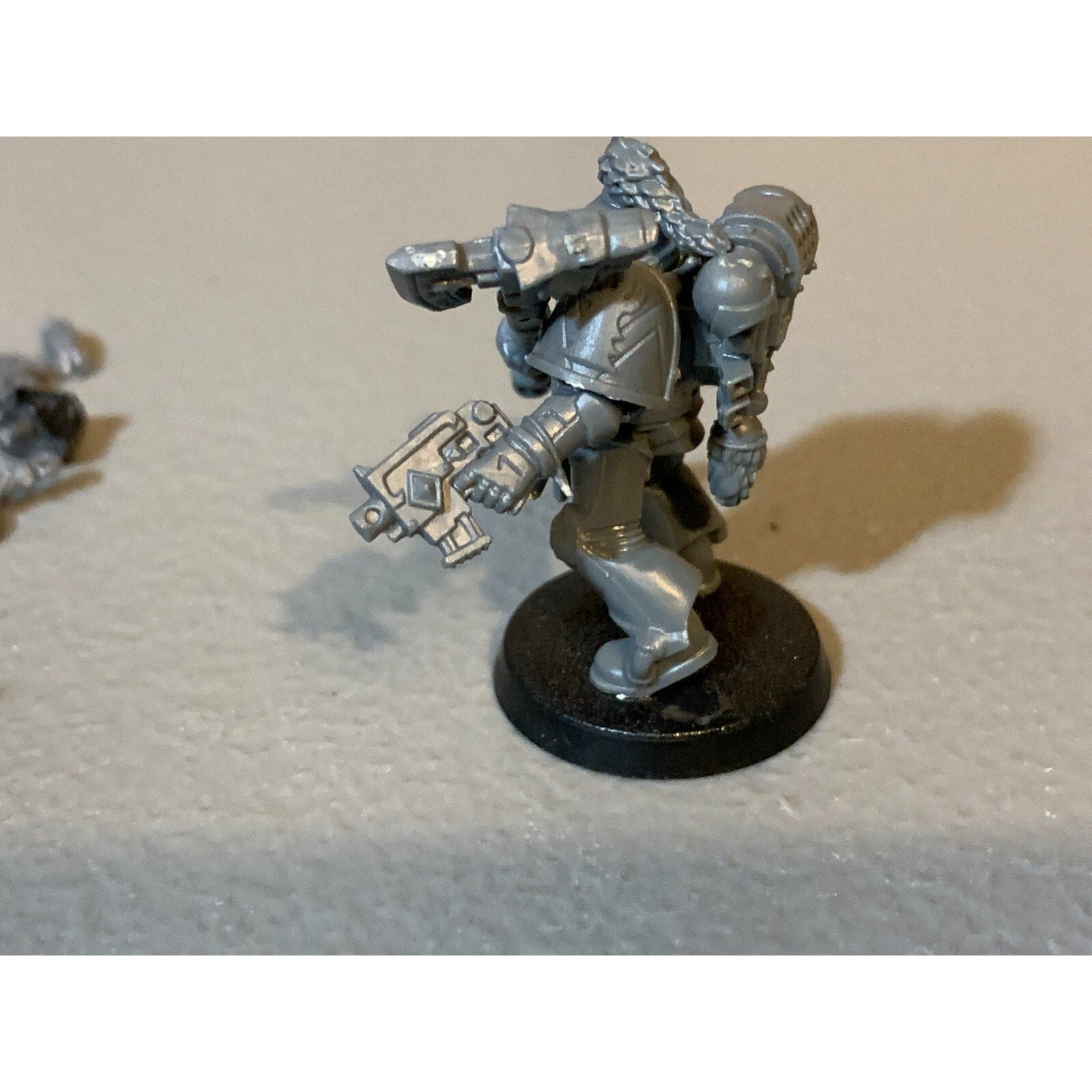 A22913 WARHAMMER 40K SPACE MARINES SPACE WOLVES BITS LOT WOLF TAILS HEADS