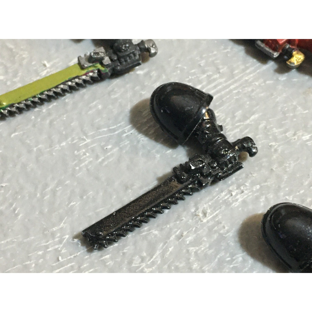 A22971 WARHAMMER 40K SPACE MARINES BITS LOT CHAINSWORD POWER FIST GAMES WORKSHOP