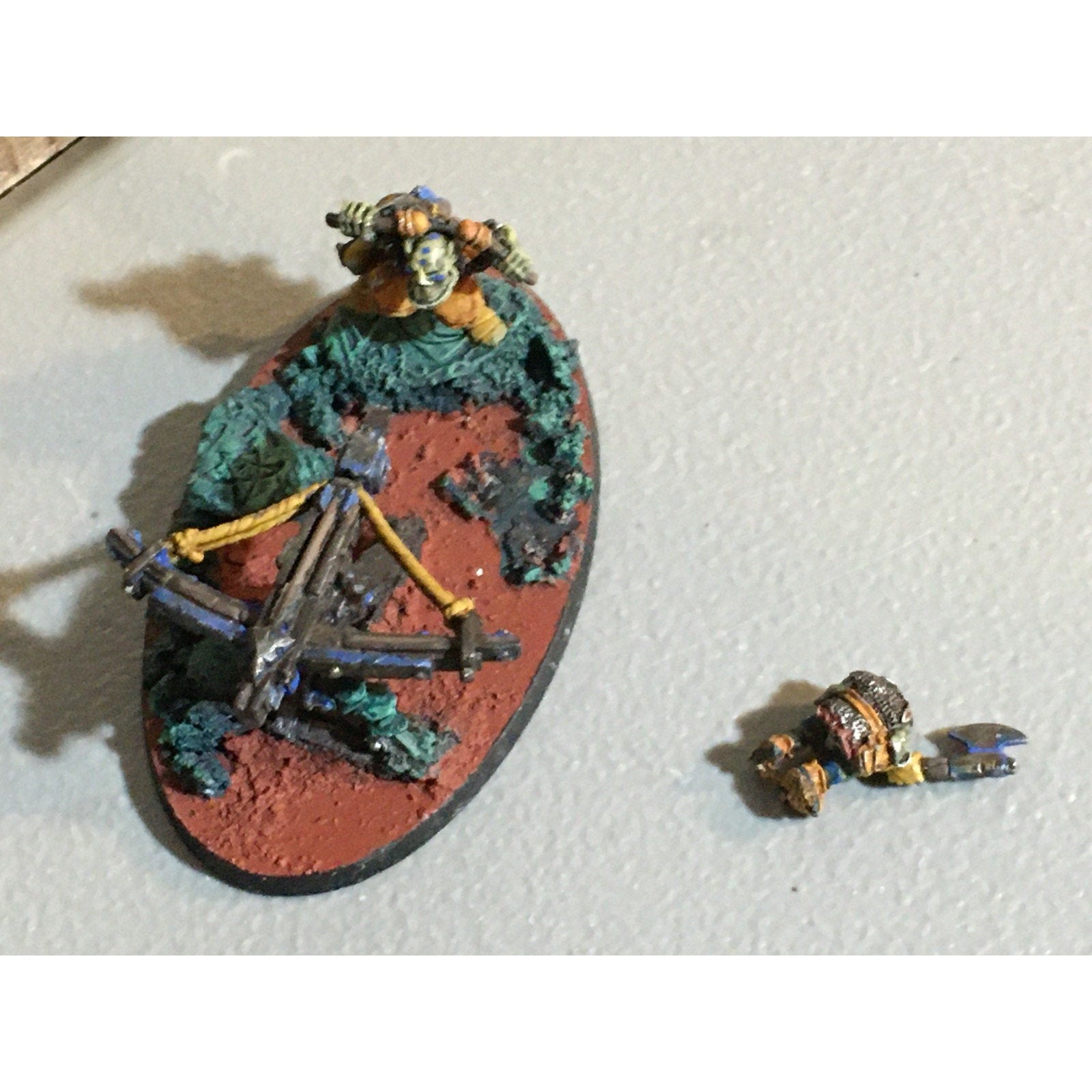 A32475 WARHAMMER FANTASY METAL ORCS GOBLINS SPEAR CHUKKA PAINT BASE