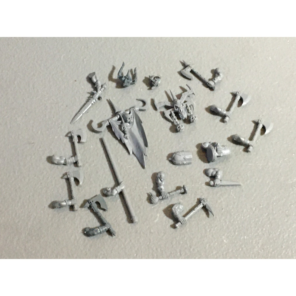 A22183 WARHAMMER FANTASY CHAOS MORTALS BITS LOT MIXED MARAUDER COMMAND & ARMS GW