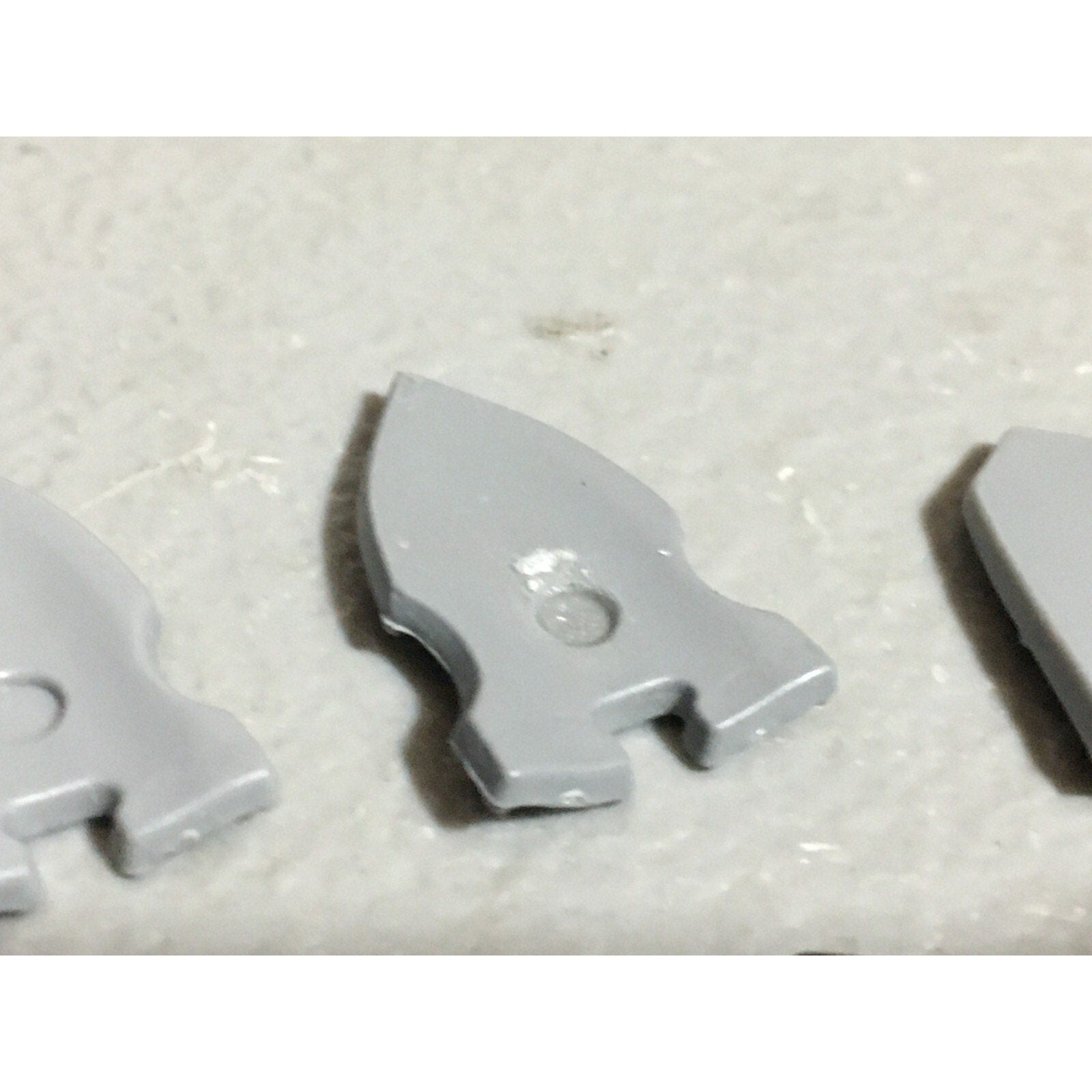 A22249 WARHAMMER FANTASY CHAOS MORTALS BITS LOT WARRIORS KNIGHTS SHIELDS GW OOP