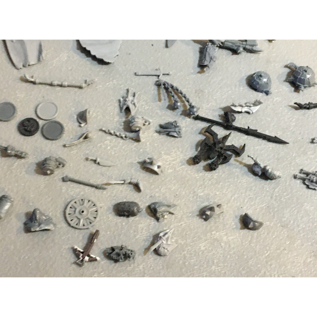 A29619 WARHAMMER FANTASY AOS MIXED BITS LOT BANNER SHIELD CLOAK GW