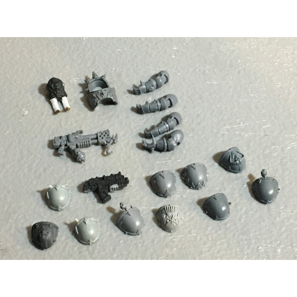 A23075 WARHAMMER 40K CSM CHAOS SPACE MARINES BITS LOT MIXED SHOULDERS ARMS GW